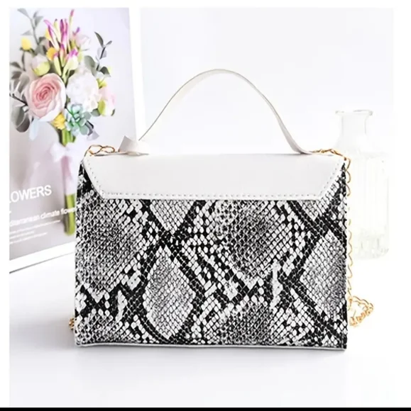 Snakeskin Print Hand Bag - Picture 4 of 4